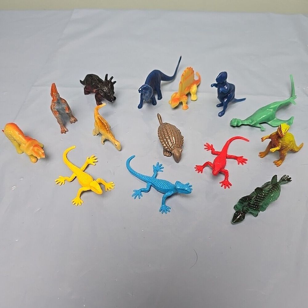 Mini Plastic Dinosaur and Reptiles‎ Figures Lot of 14 Greenbrier and Misc